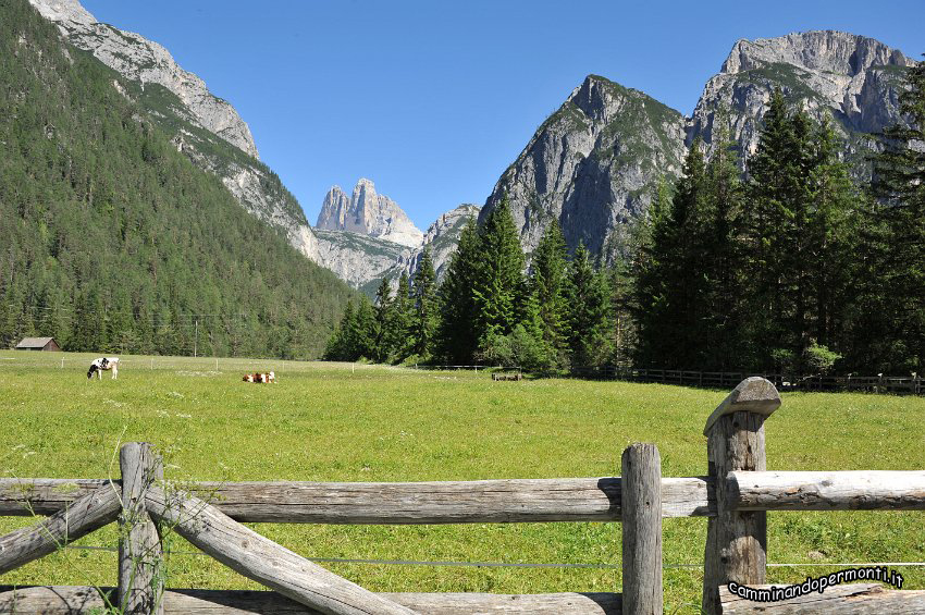 002%20Le%20Tre%20Cime%20di%20Lavaredo%20viste%20dalla%20Val%20di%20Landro.JPG