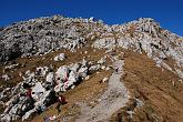09 13362 Passo la Forca - a sn il piccolo Bivacco