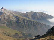 la cresta che porta al Rifugio Capanna 2000, sullo sfondo il Grem